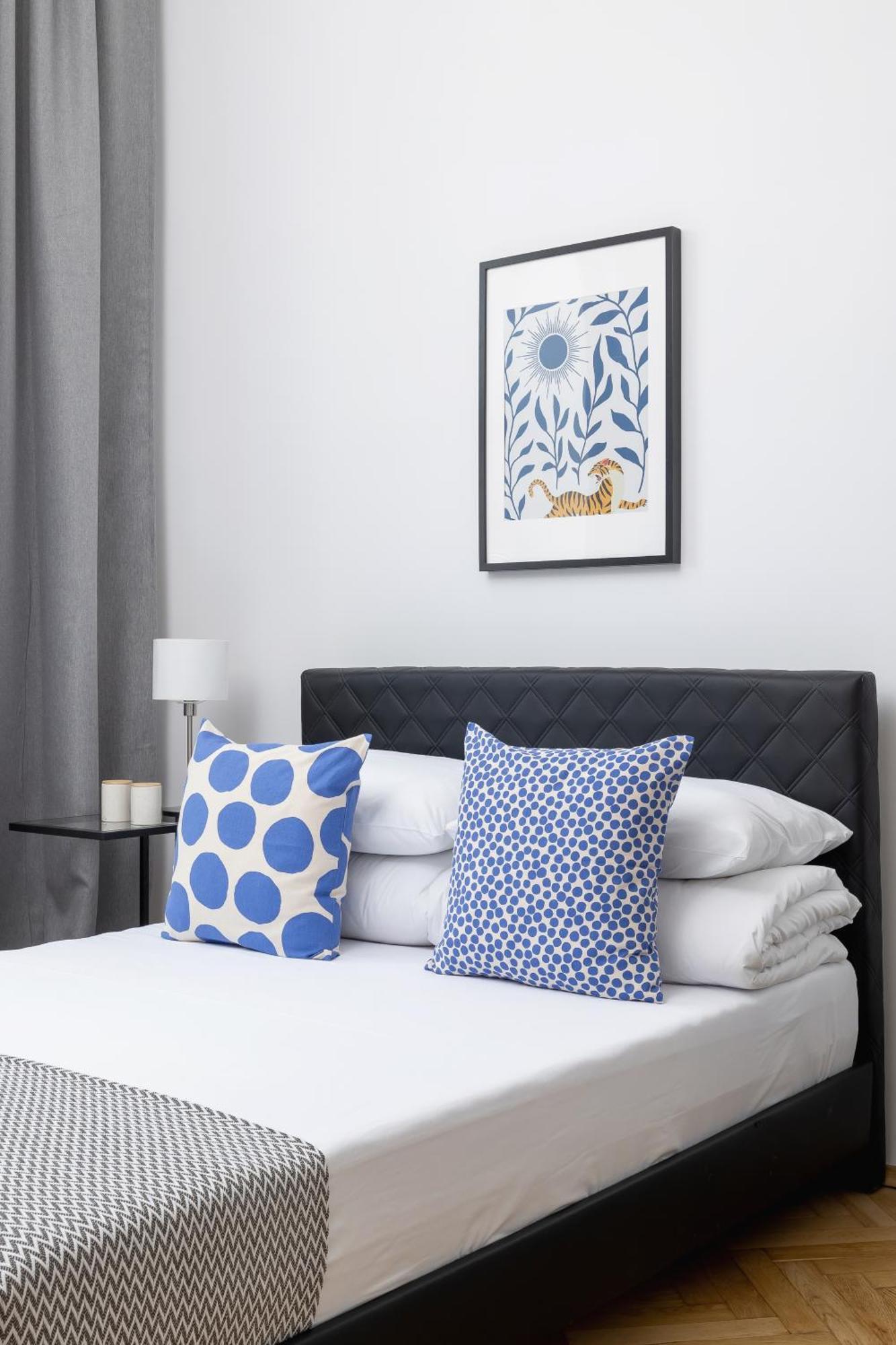 1-Bedroom Apartment - 65 Dluga Street クラクフ エクステリア 写真